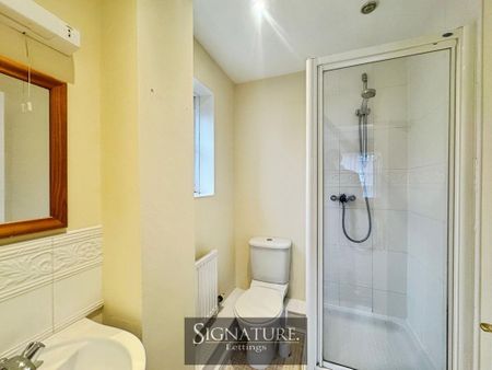 4 bedroom detached house to rent - Photo 3