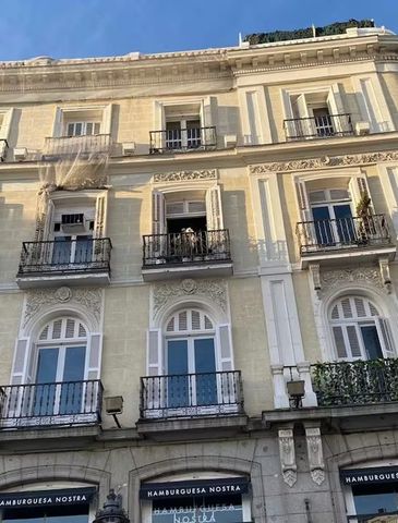 Plaza de la Puerta del Sol, Madrid, Community of Madrid 28013 - Photo 3