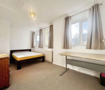 3 bedroom end of terrace house to rent - Photo 5