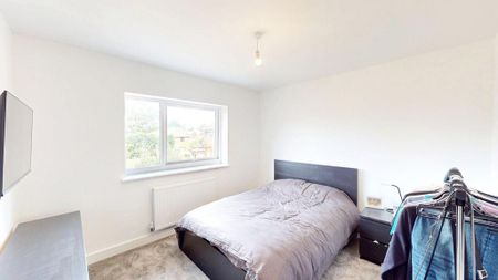 3 bedroom semi-detached house to rent - Photo 3