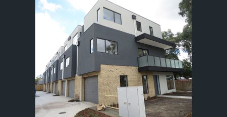 Location! Location! - Photo 4