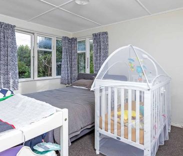 Three bedroom home - Close to local schools! - Photo 4