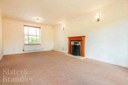 4 bedroom detached house to rent - Photo 2