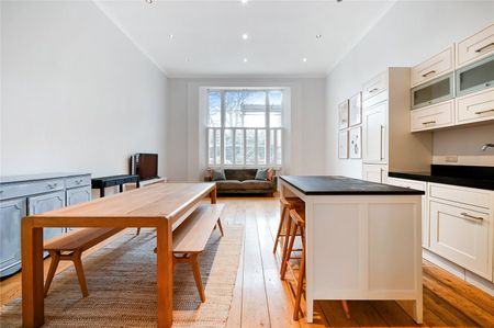 Stunning One Bedroom Apartment - Photo 2