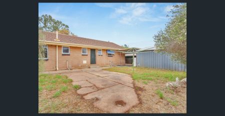 Spacious 3 Bedroom Home! - Photo 4