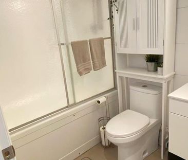 1181 Rue Bishop - Photo 2