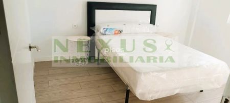 Piso en alquiler en Centro - Photo 3