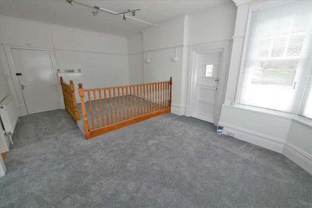 Shakespeare Road,worthing, BN11 - Photo 2