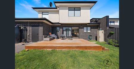 Modern 3-Bedroom Townhouse in the Heart of Chadstone 3/7 Atkinson Street, Chadstone VIC - Photo 5