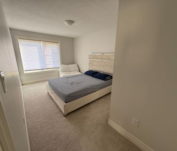 For Lease - 30 Vantage Loop Avenue Unit# MAIN, Newmarket, Ontario - Photo 2