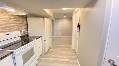 For Lease - 22 Amblecote Pl N/A Unit# Bsmt, Hamilton, Ontario - Photo 2