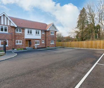 Templeside Gardens, High Wycombe - Photo 1