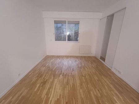 location Appartement T1 DE 28.4m² À PARIS - Photo 2