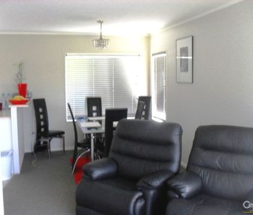 3 Bedroom Burswood Property&excl;&excl; - Photo 3