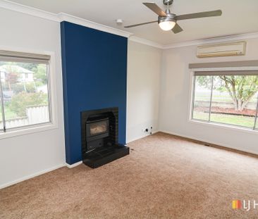 4 BEDROOM FAMILY HOME - Photo 1