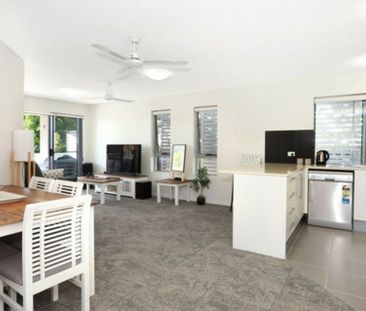 Beautiful Apartment in Boutique Complex - Photo 3