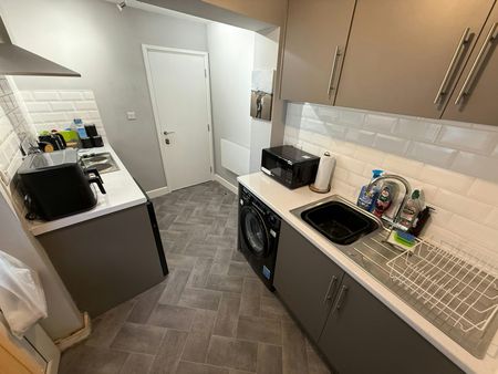 Market Street, Church Gresley, DE11 - Photo 5