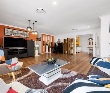 Spacious Family Home with Pool, Solar Power & Dual-Living Potential - Photo 1