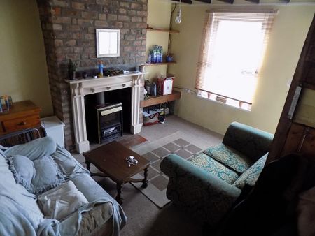 2 bedroom terraced house to rent - Photo 3