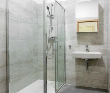 Pronájem bytu o dispozici 2+kk v ulici nám. Arnošta z Pardubic v Če... - Photo 4