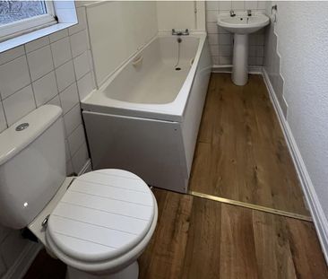 Walkden Road, Worsley, Manchester M28, London - Photo 5