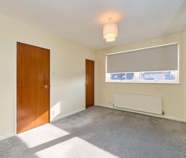 4 bedroom detached house to rent - Photo 4