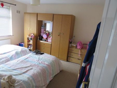 14 Rathmore Avenue, Belfast, BT10 0FT - Photo 4