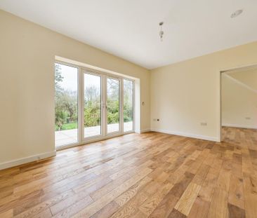 2 bedroom detached bungalow to rent - Photo 2