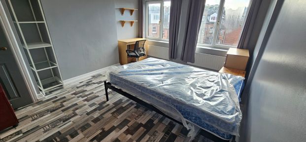 9 Bed - 57 Brudenell Road, Hyde Park, Leeds - LS6 1HA - Student - Photo 1