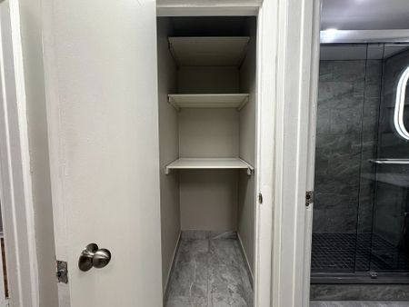 For Lease - 233 Pannahill Road Unit# Unit 1, Toronto, Ontario - Photo 2