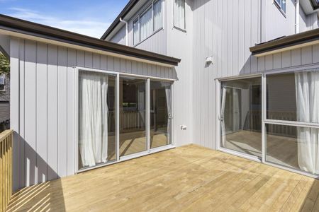 Brand new family home in One Tree Hill - Photo 2