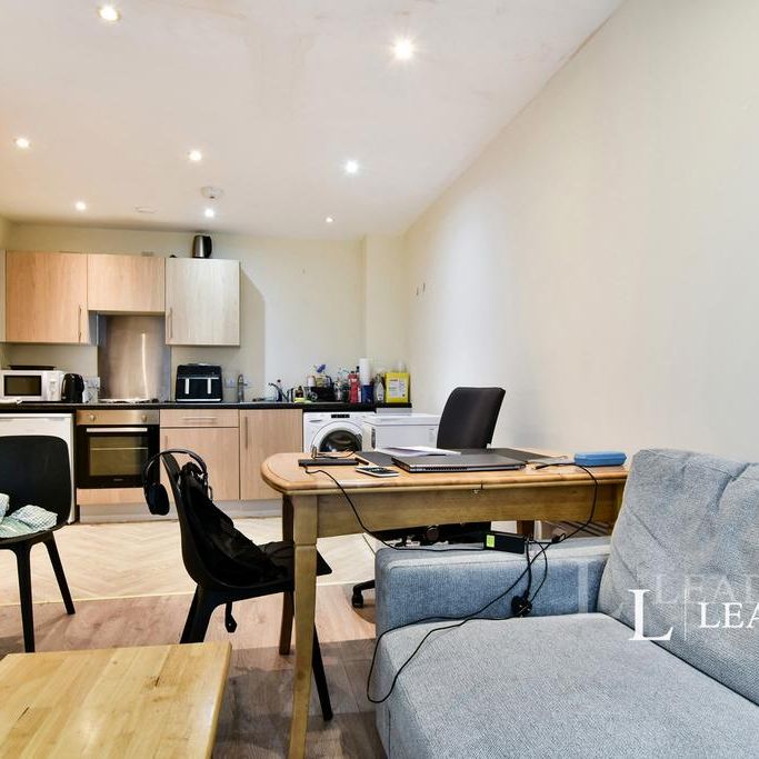 2 bedroom flat to rent - Photo 1