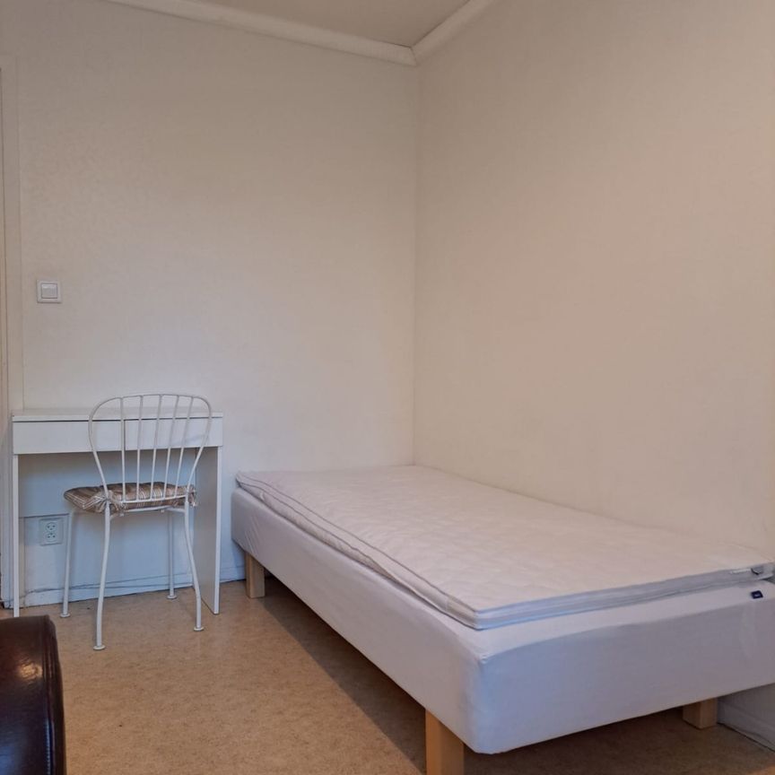 Duvbovägen, Spånga - Photo 1