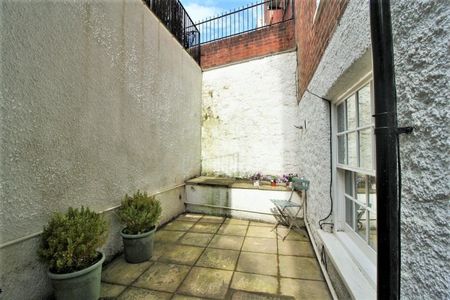 Magdalen St - One Bedroom Flat - Photo 4