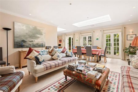 4 bedroom semi-detached house to rent - Photo 2