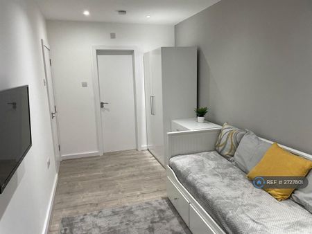 1 bedroom in a house share to rent - Photo 4