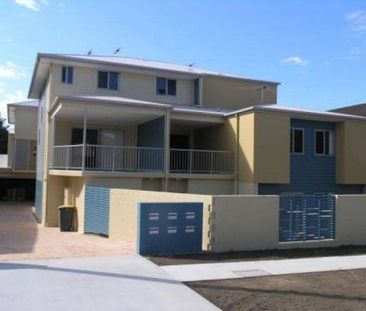 6/11 Pembroke Street, 4152, Carina Qld - Photo 1