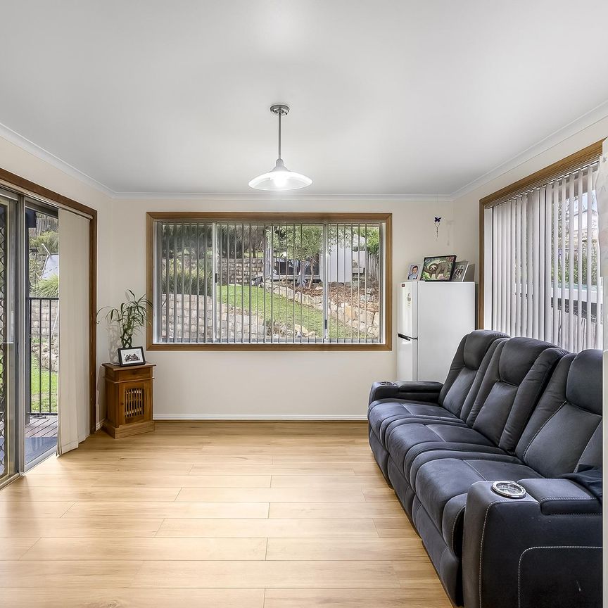 Spacious Family Home with Self-Contained Flat - Photo 1