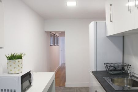 Wonderful room in Sol - Photo 3