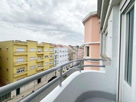4 bedroom luxury Flat for rent in Avenidas Novas, Portugal - Photo 5