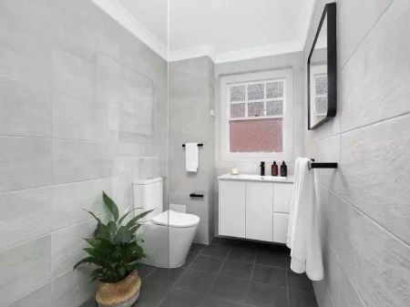 Apartment with 2 bedrooms & 1 bathroom - Photo 5