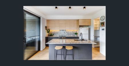 Luxury Furnished Coastal Residence Moments from the Beach - Photo 4