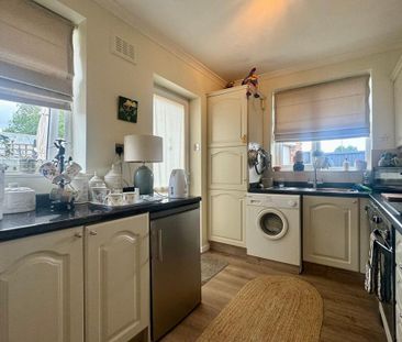 2 bedroom semi-detached bungalow to rent - Photo 6