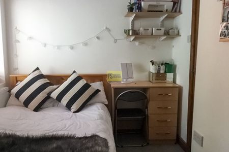 266 Hubert Road - Photo 4