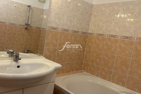 Location Appartement 3 pièces 55m² SALERNES 83690 - Photo 4