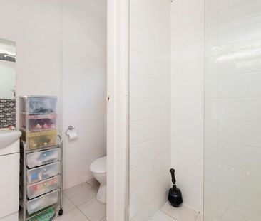 15b Louis Street, Redcliffe QLD 4020 - Studio For Rent | Domain - Photo 1
