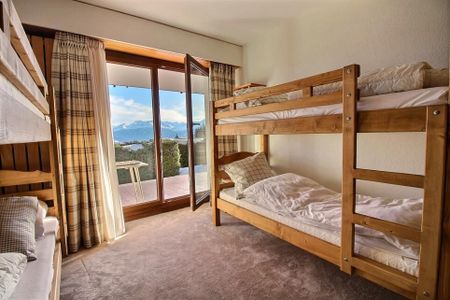 Appartement à louer à la semaine situé sur la place du village - Photo 5