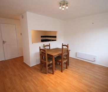 3, Goosens Close, Sutton - Photo 3