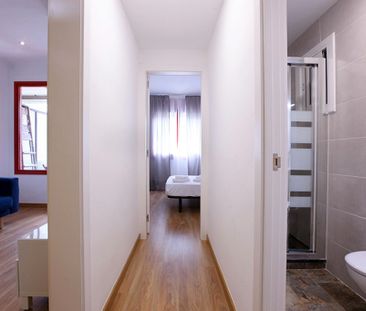 Piso de alquiler en N/a, El Camp de l'Arpa del Clot - Photo 2