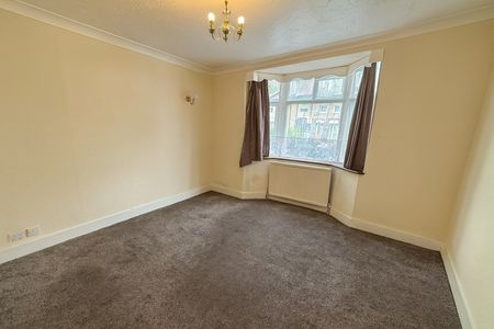 4 Bed Semi-Detached House, Capworth Street, E10 - Photo 3